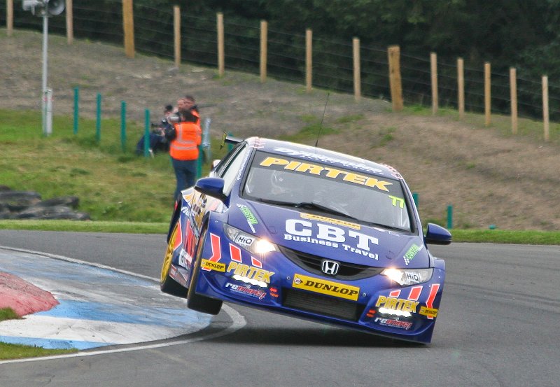 BTCC_races_Knockhill_August_26th_2012 (1).jpg